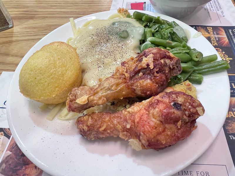 Broasted chicken and classic sides deserve their own praise