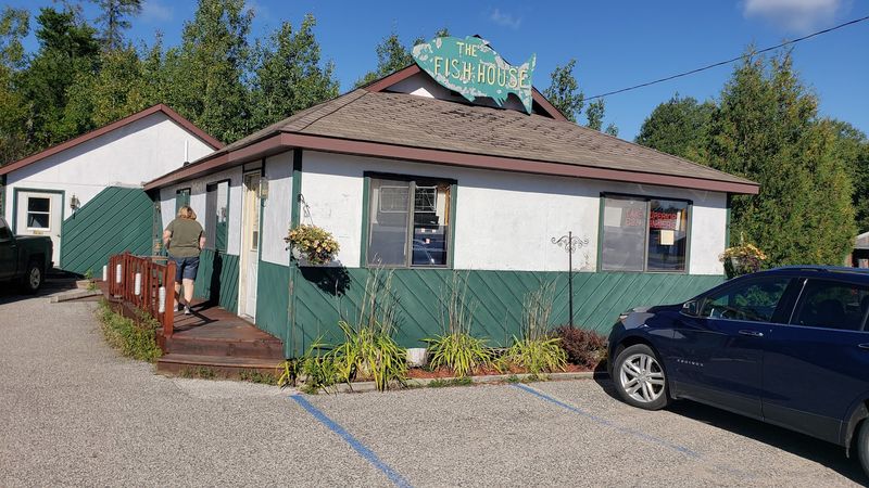 Brown's Fish House — Paradise