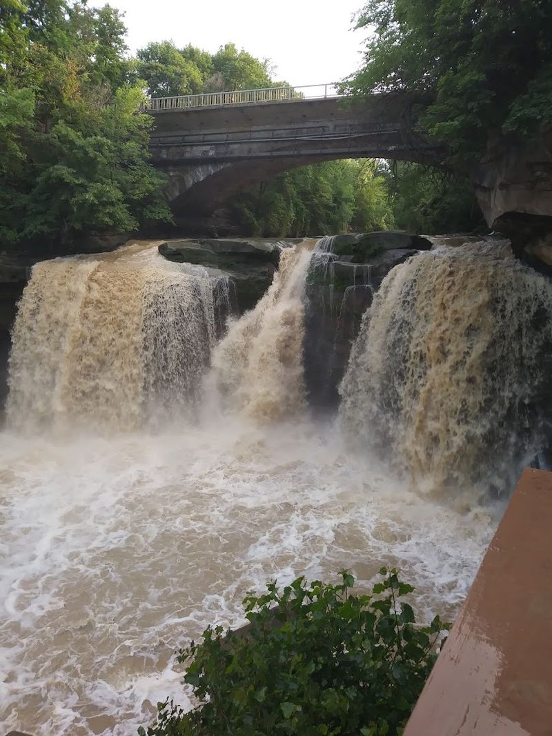 Cascade Park ledge trails, Elyria, Ohio Cascade Park ledge trails, Elyria, Ohio