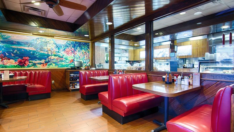 Cindi's NY Deli & Restaurant (New York Nostalgia) Cindi's NY Deli & Restaurant (New York Nostalgia)