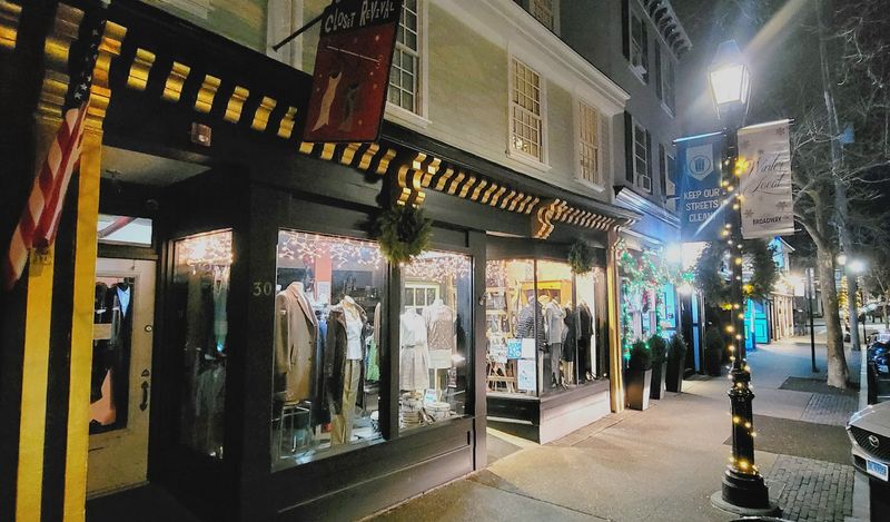 Closet Revival - Newport Closet Revival - Newport