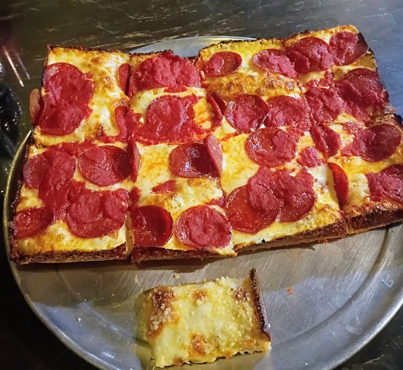 Cloverleaf Bar & Restaurant
