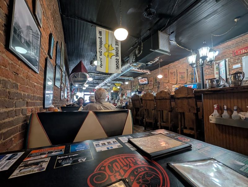 Collins River BBQ & Cafe — McMinnville