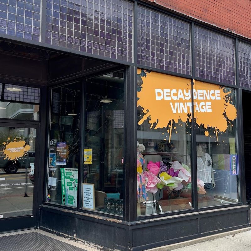 Decaydence Vintage, Grand Rapids