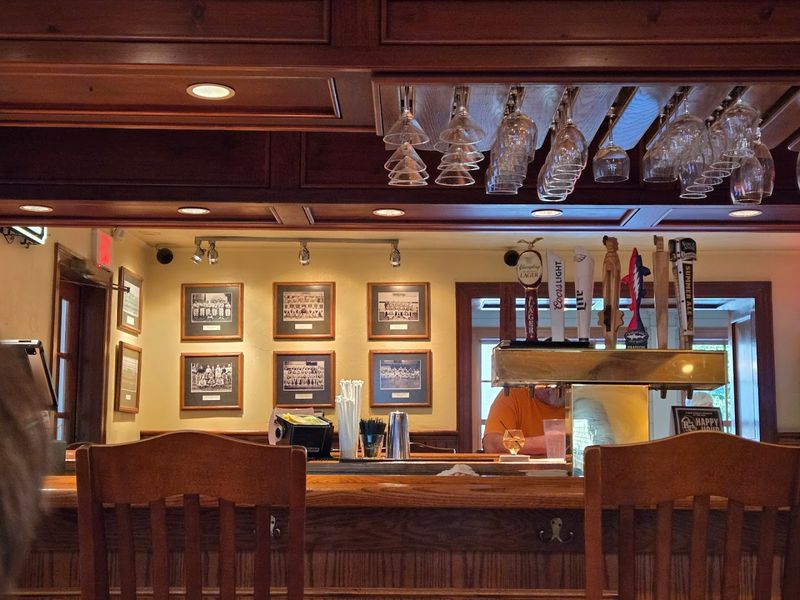 Drinks and the bar scene add to the appeal Drinks and the bar scene add to the appeal