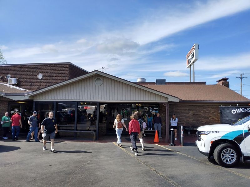 Moonlite Bar-B-Q Inn (Owensboro)