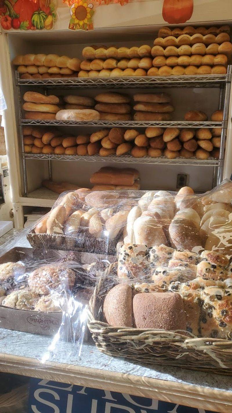 Arthur Avenue’s Bakery Energy Hits Immediately Arthur Avenue’s Bakery Energy Hits Immediately