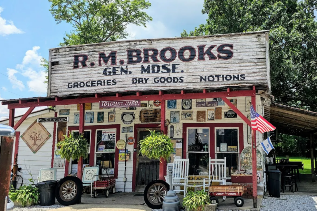 Family-Run Since the 1920s, This Tennessee General Store Still Serves Fried Bologna and Homemade Pie