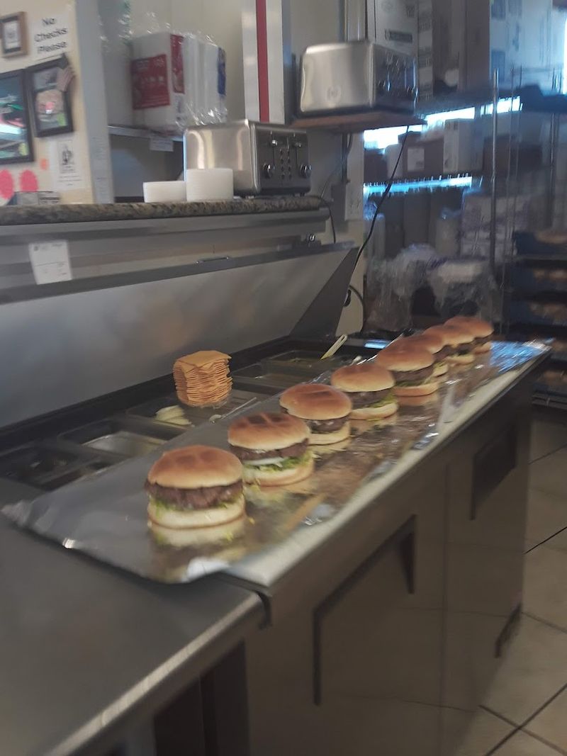 Fast Service Despite Made-To-Order Quality