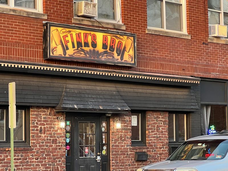 Fink’s BBQ Smokehouse - Dumont