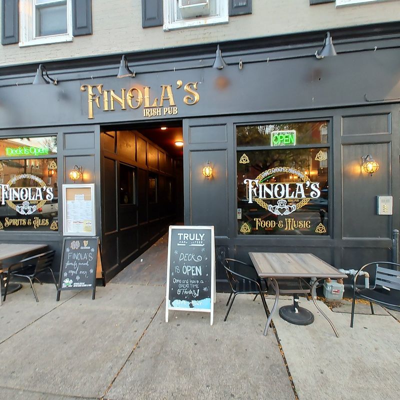 Finola’s Irish Pub