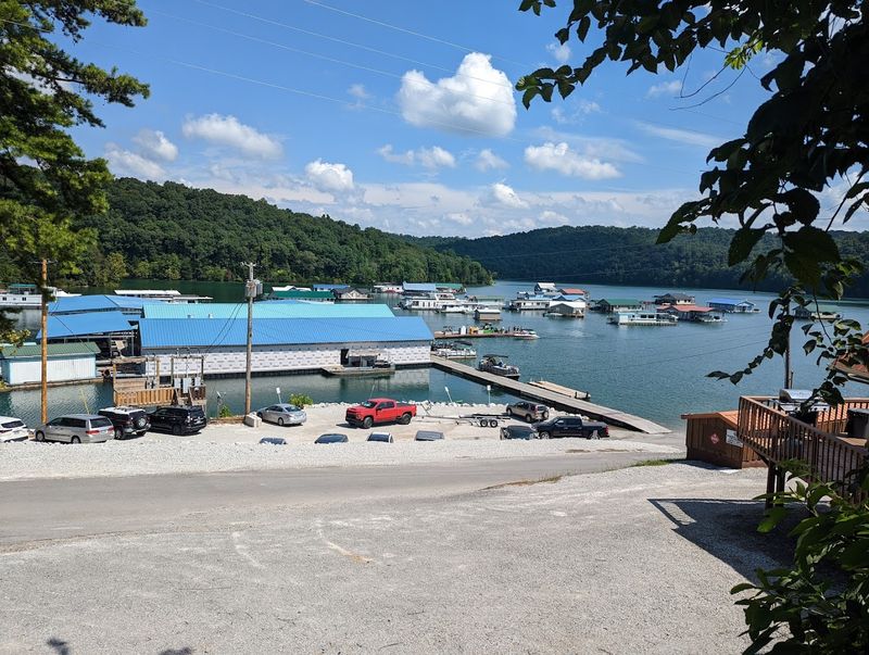 Flat Hollow Marina & Resort — Speedwell Flat Hollow Marina & Resort — Speedwell