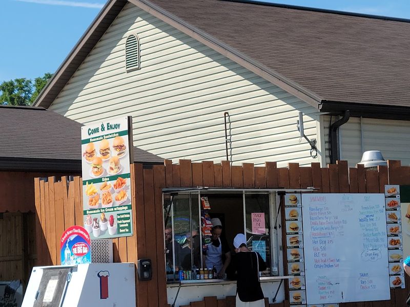 Food stands, slushies, and easy lunch options