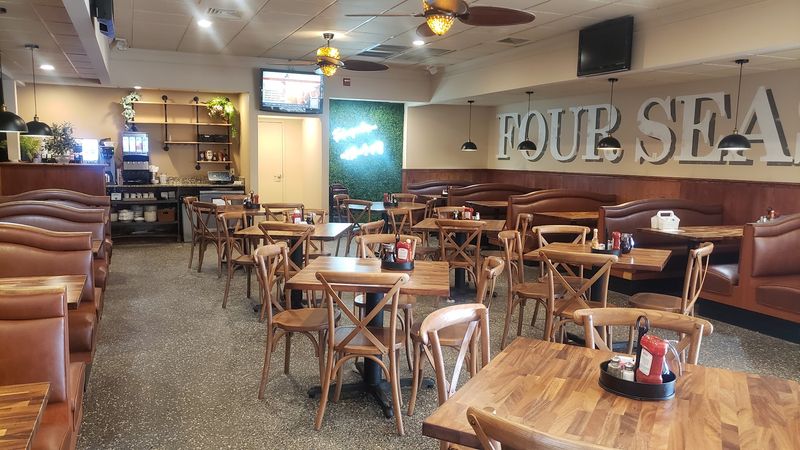 Four Seasons Diner - Toms River