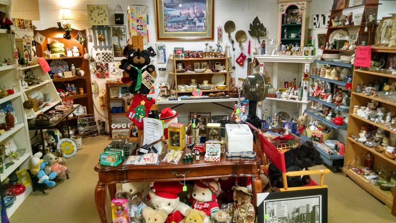 Friendly Staff and a Community-Driven Shopping Experience Friendly Staff and a Community-Driven Shopping Experience