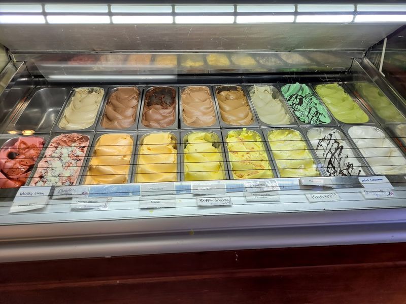 Gelato that turns a bakery stop into a full event Gelato that turns a bakery stop into a full event