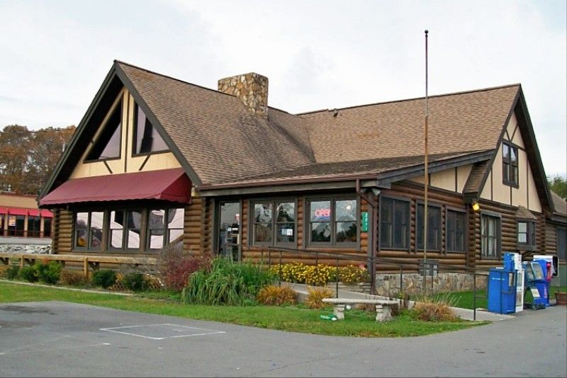 Golden Girls Restaurant (Clinton)