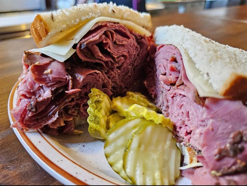 Gold's Deli — Columbia
