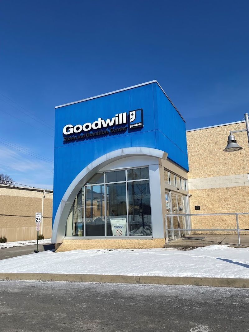 Goodwill Outlet – Pittsburgh