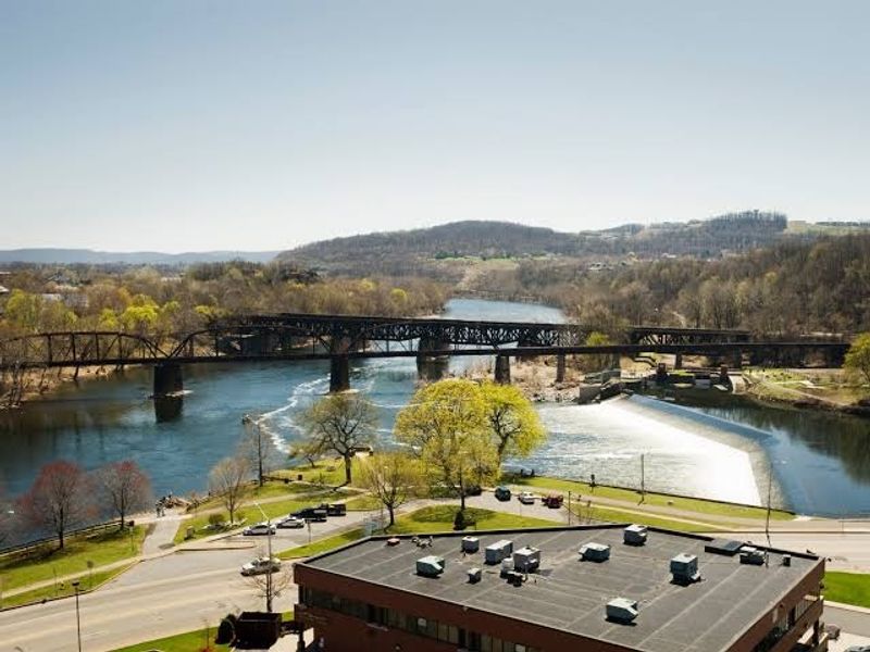Grand Eastonian Hotel and Suites, Easton, Pennsylvania