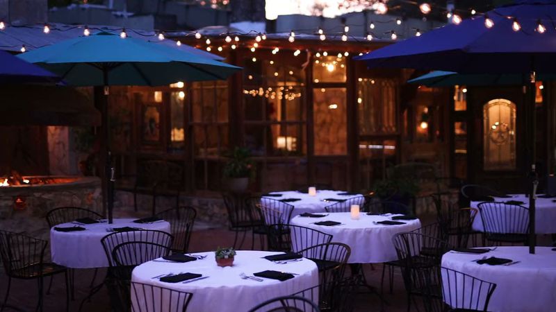 Grey Moss Inn (Helotes)