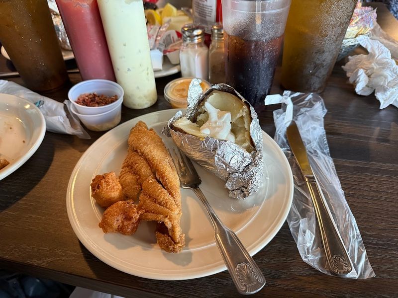 Hagy's Catfish Hotel Restaurant — Shiloh