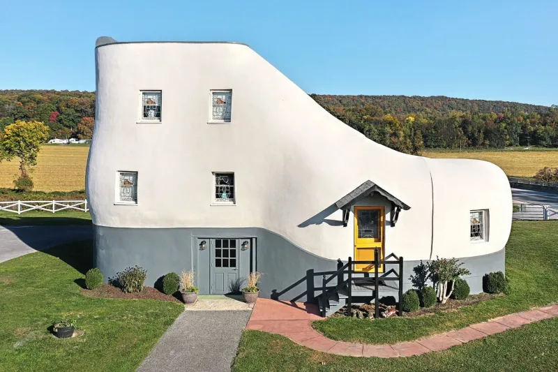 Haines Shoe House, PA