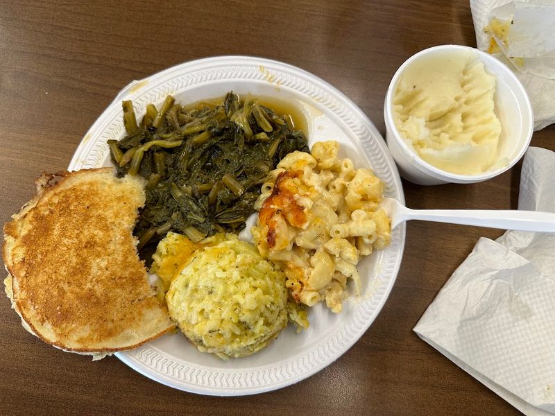 Hearty Mains, Classic Sides, and No-Nonsense Flavor Hearty Mains, Classic Sides, and No-Nonsense Flavor
