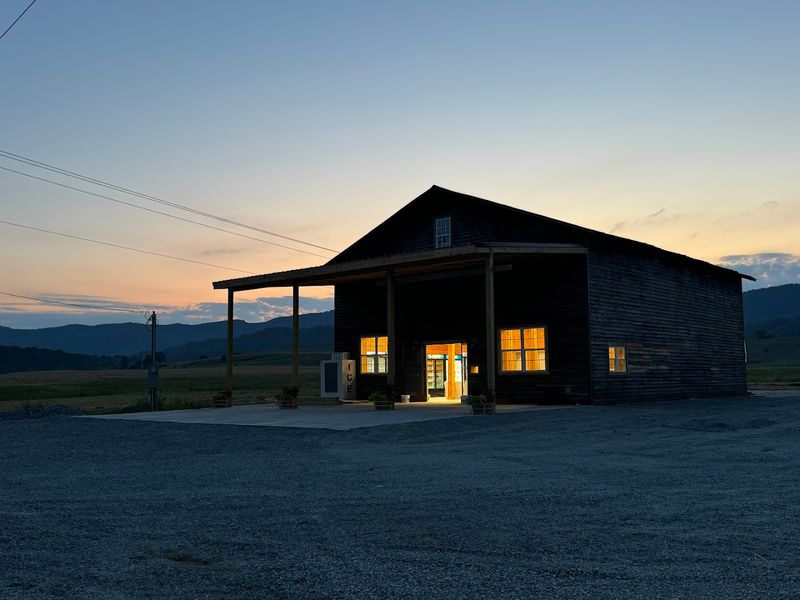 Hickory Corner Farms Is Worth Knowing About For Local Tennessee Flavor