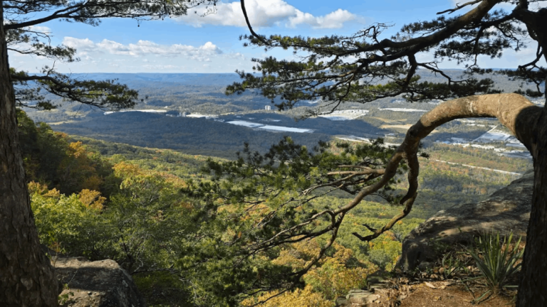 Hike To This Tennessee Mountain Overlook For A Sunset View You Won’t Forget