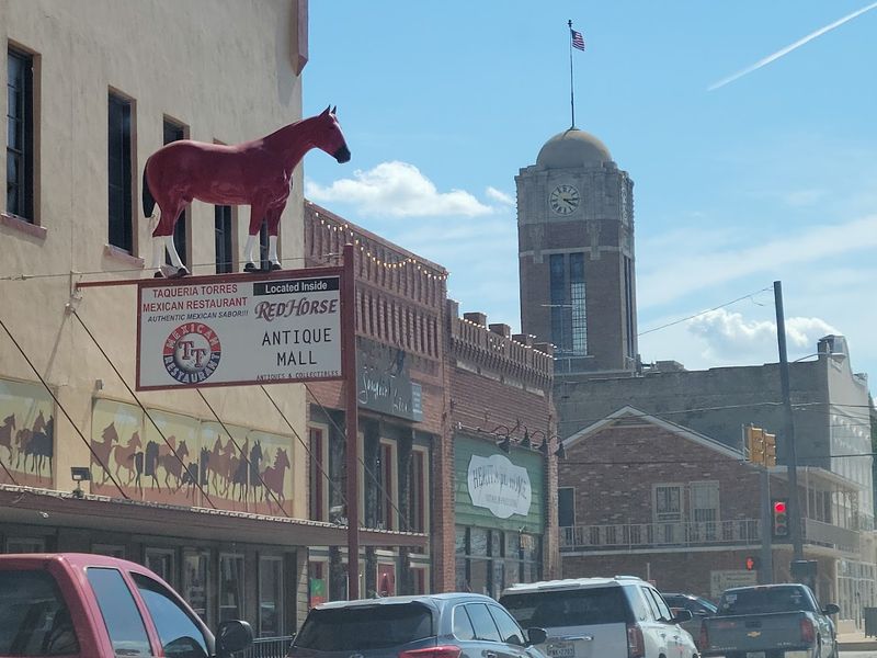 Historic Downtown Square That Feels Like Stepping Back in Time Historic Downtown Square That Feels Like Stepping Back in Time