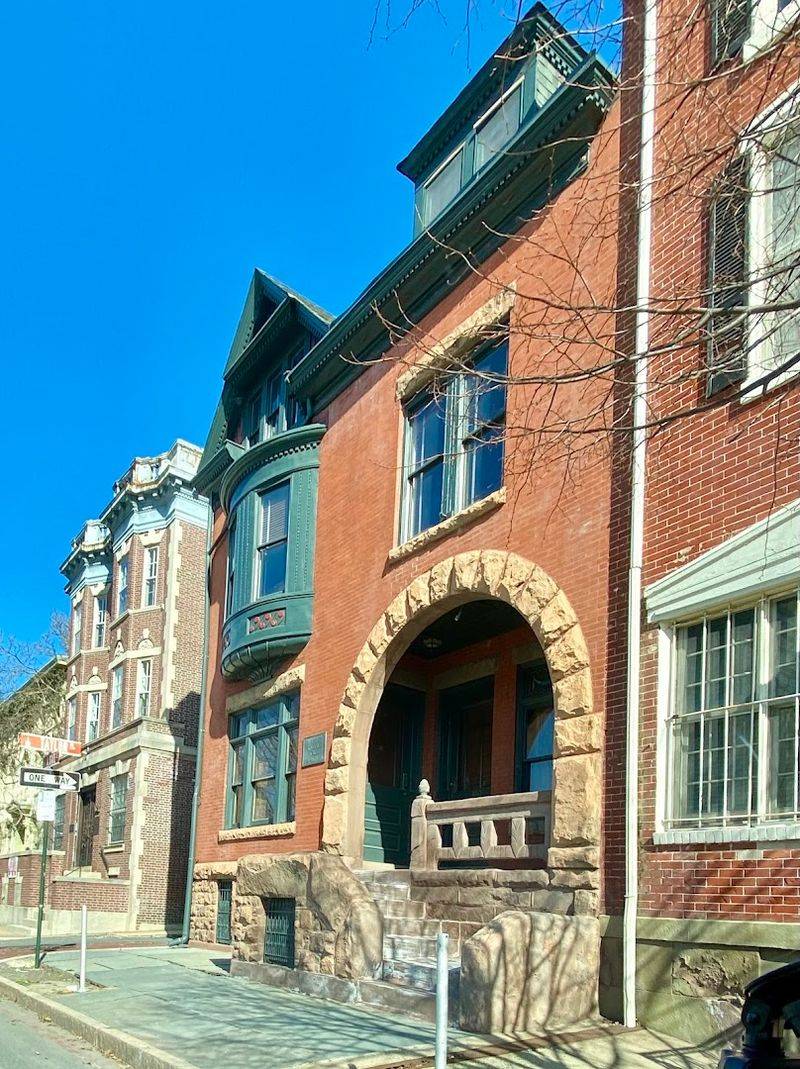 Historic Streets Give Everyday Life a Little More Character