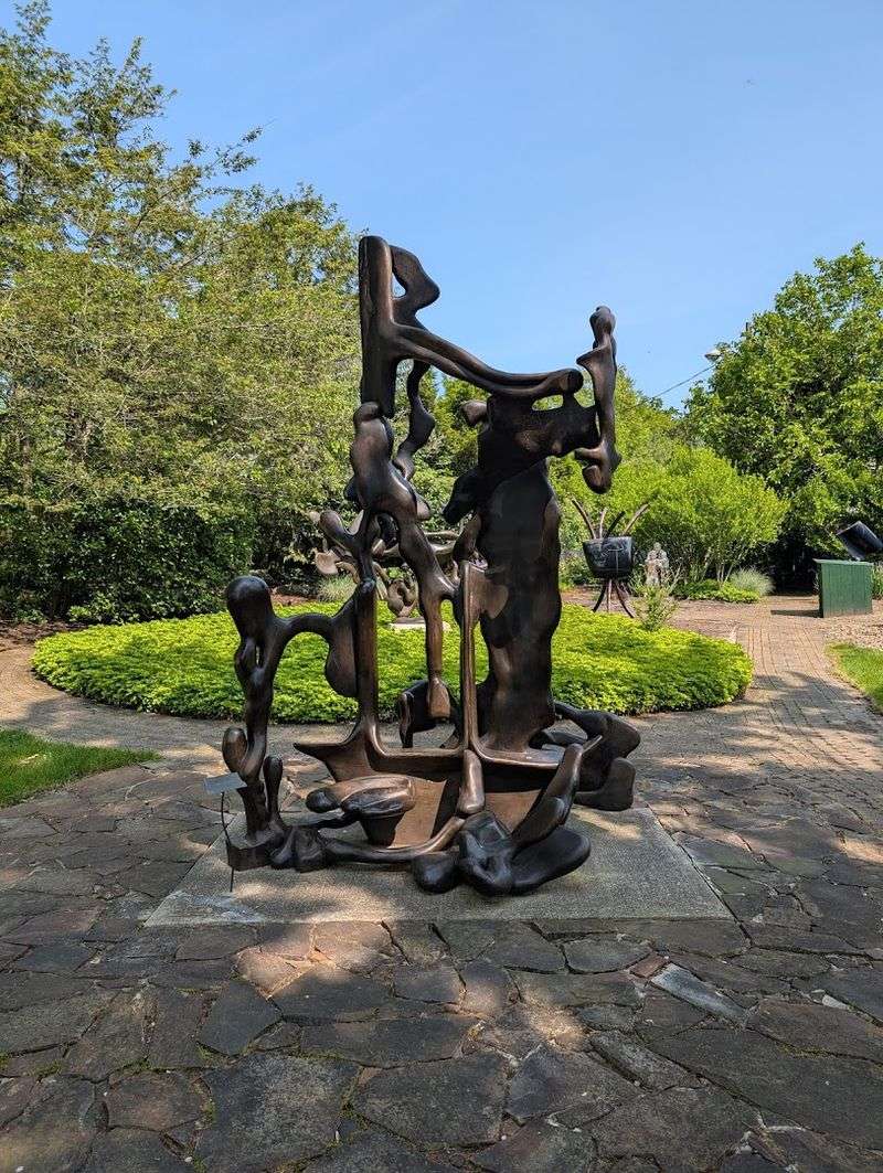 Historic sculptures that bring the past into the present Historic sculptures that bring the past into the present