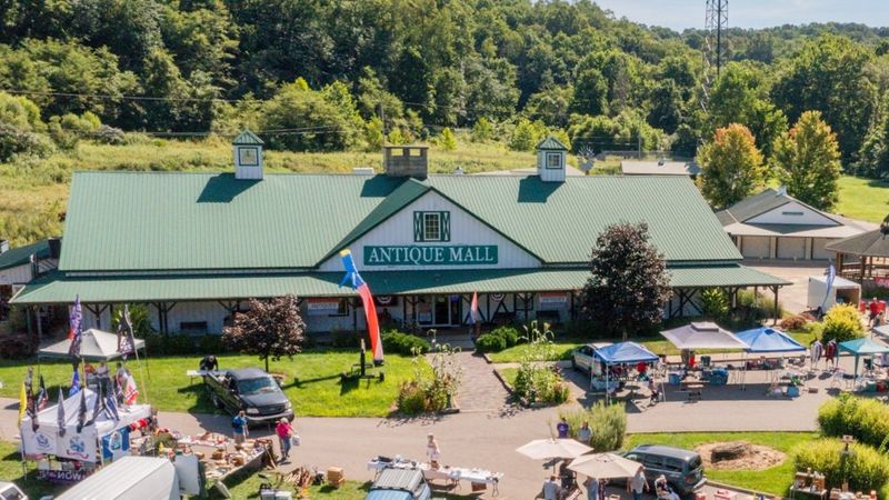 Hocking Hills Market, Rockbridge