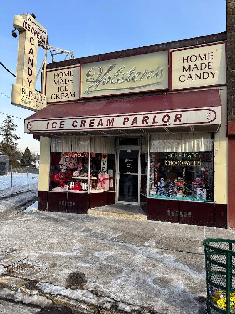 Holsten’s Brookdale Confectionery - Bloomfield