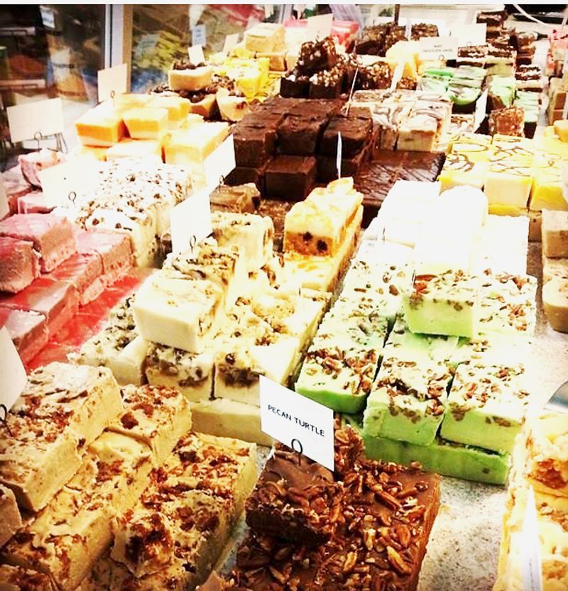 Homemade fudge, roasted nuts, and treats worth the stop