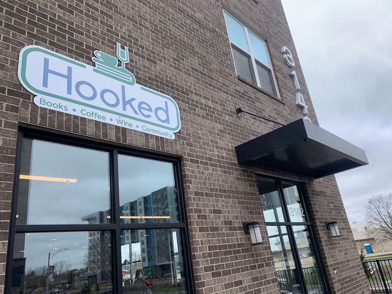 Hooked, Lansing