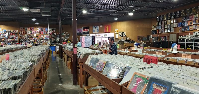 Hours That Accommodate Music Lovers Hours That Accommodate Music Lovers