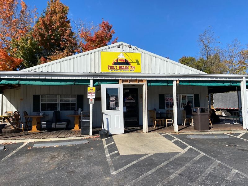How Phil Pipkin Turned Backyard Barbecue Into Phil's Dream Pit
