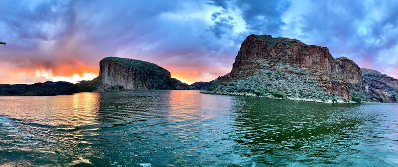 The Canyon Cruise Turns Dinner Into the Main Event