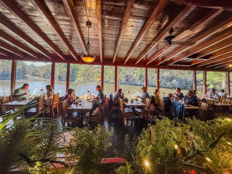 Ishnala Supper Club (Lake Delton)