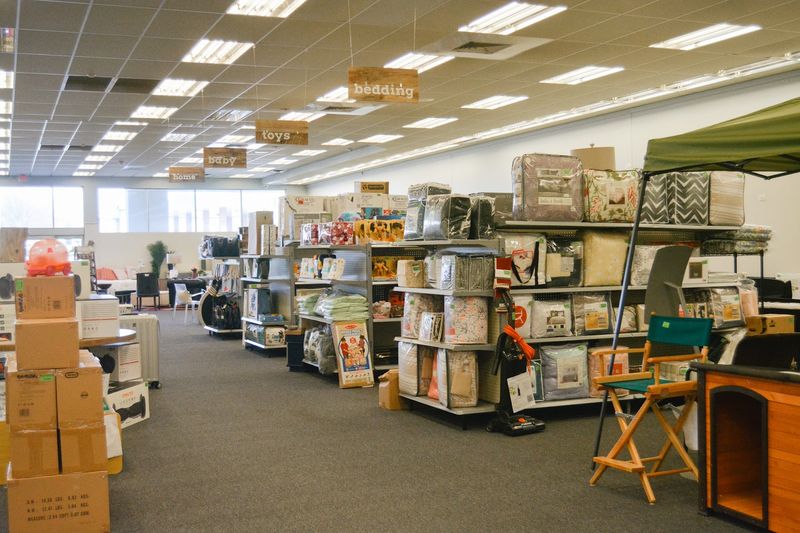 It's An Easy Middle Tennessee Stop For Anyone Who Loves A Good Discount