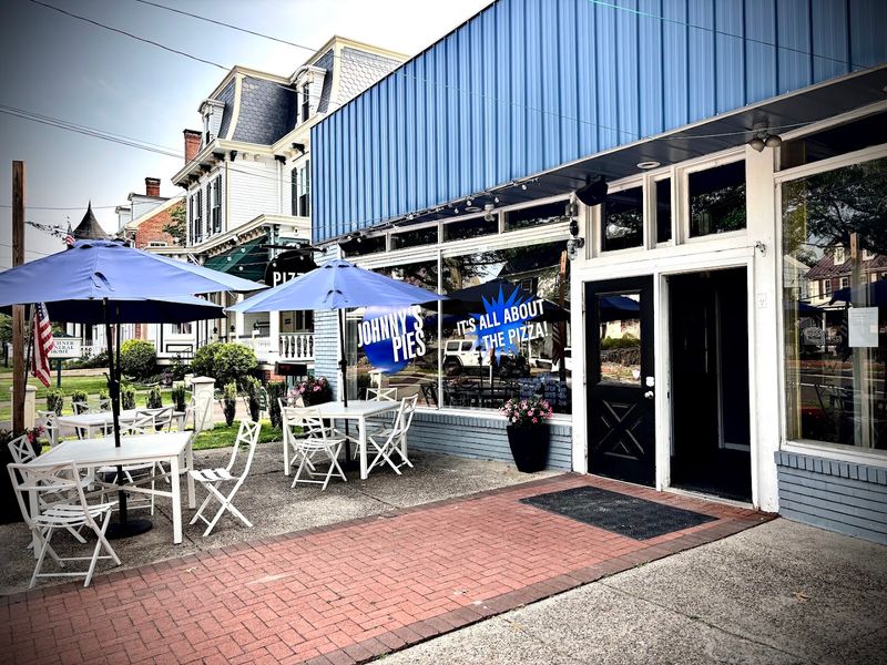 Johnny’s Pies - Medford