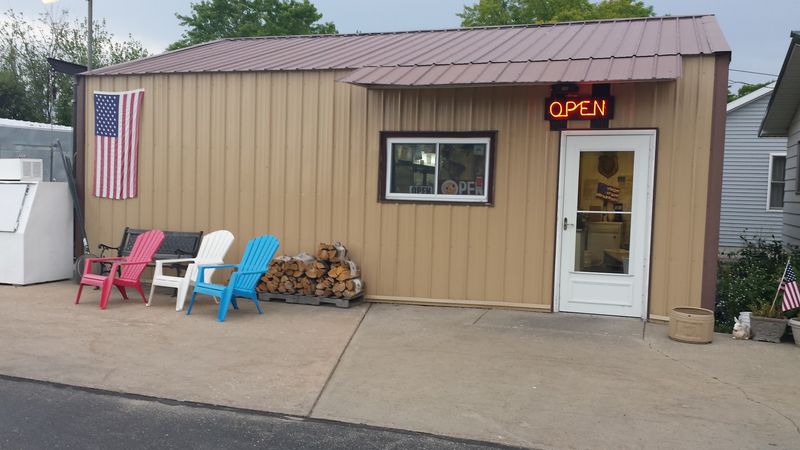 Krueger's Fish Market — Mackinaw City