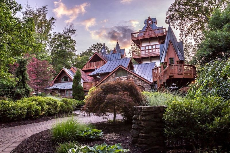 Landoll’s Mohican Castle (Loudonville) Landoll’s Mohican Castle (Loudonville)