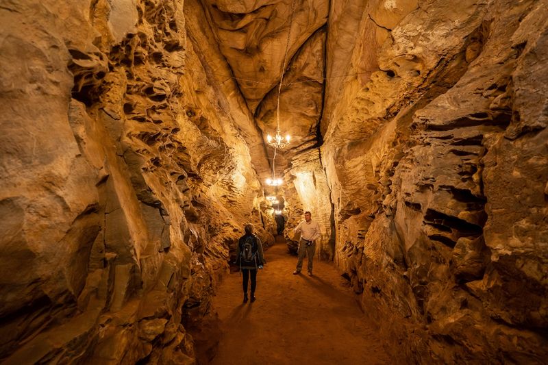 Laurel Caverns, Farmington