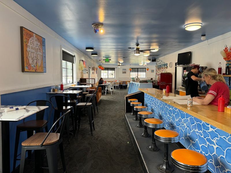 Lefty's Diner, Caseville