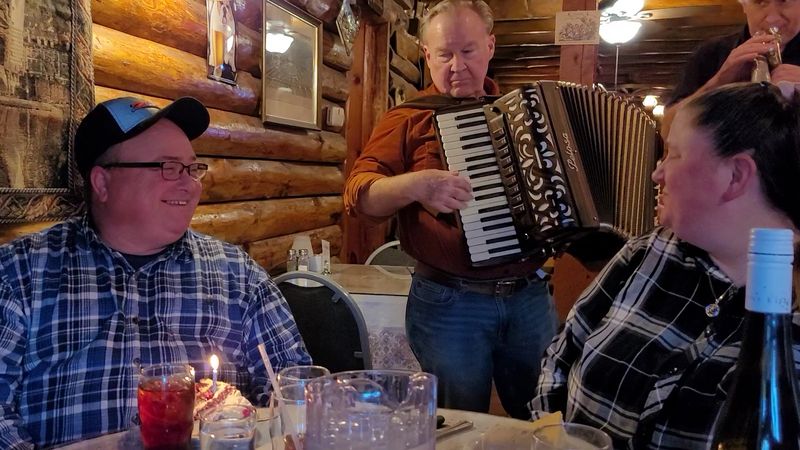 Live Music Gives Dinner Real Personality