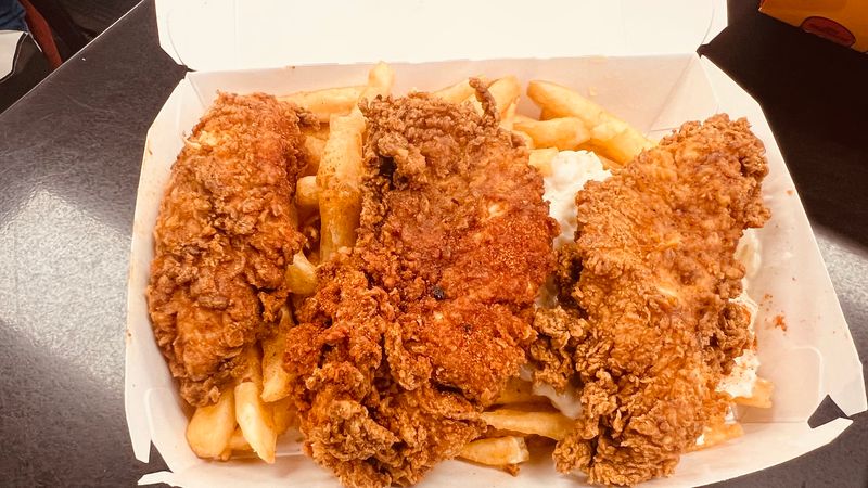 Loaded Fries and Mac Make This More Than a Chicken Stop