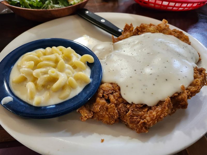 Local Diners Serving Comfort and Conversation